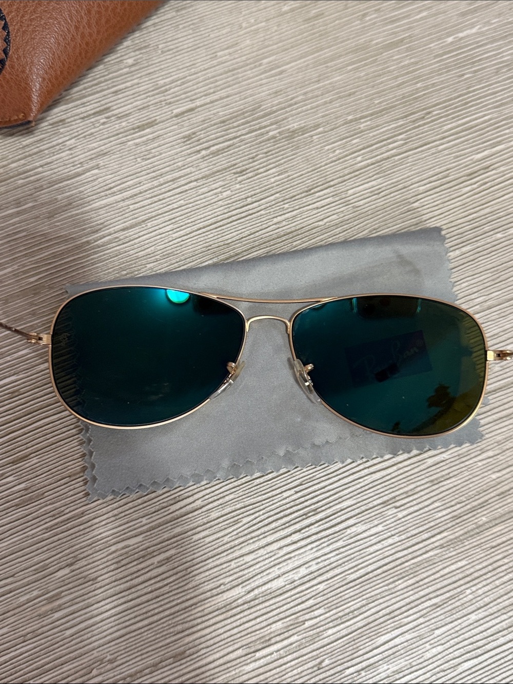 Ray-Ban Gold Frame aviator Sunglasses with Blue Mirrored Lenses - Picture 2 of 12